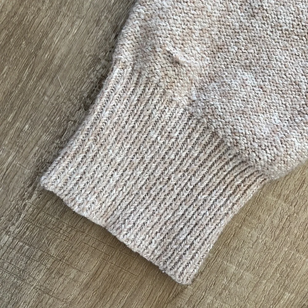 Sweater. - Picture 4 of 4